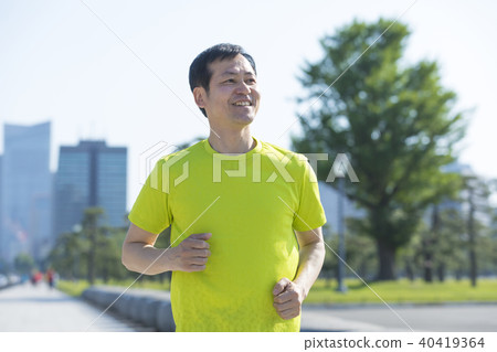 Men jogging Men jogging 40419364