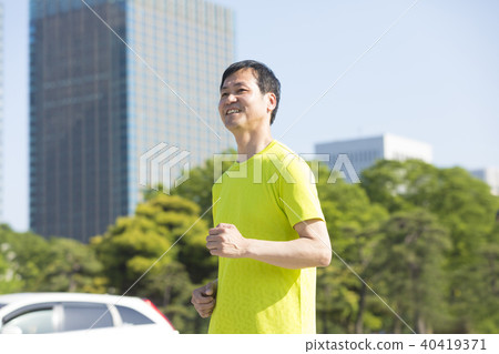 Men jogging 40419371