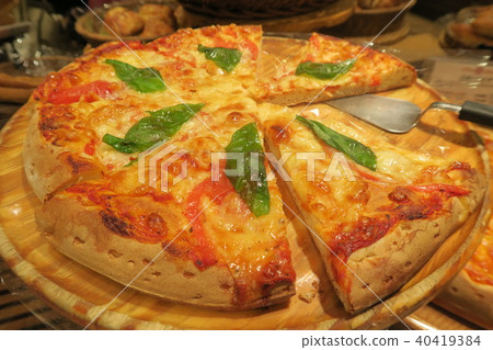 Pizza Pizza 40419384