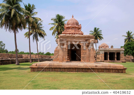 Tenkailasa shrine and Brihadisvara Temple  40419632