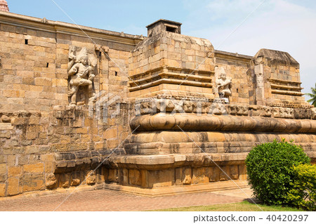 Entrance to the mahamandapa, Brihadisvara Temple 40420297
