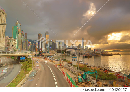 the traffic on Gloucester Road seen from a bridge. 40420457