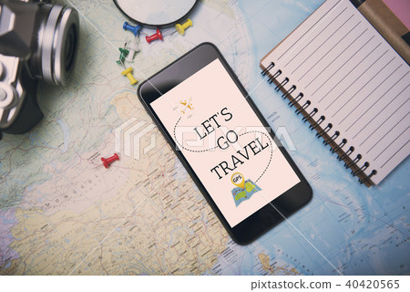 smartphone mockup tourist planning vacation  40420565