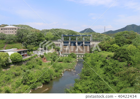 新鮮的綠色府中壩風景 新鮮的綠色府中壩風景 40422434