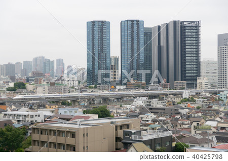 Tokaido Shinkansen Series 700 and the streets of Tokyo Tokaido Shinkansen Series 700 and the streets of Tokyo 40425798