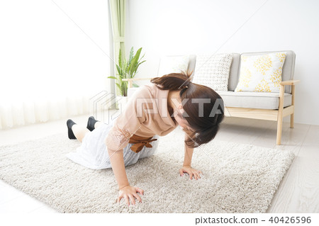 Young woman playing sports Young woman playing sports 40426596