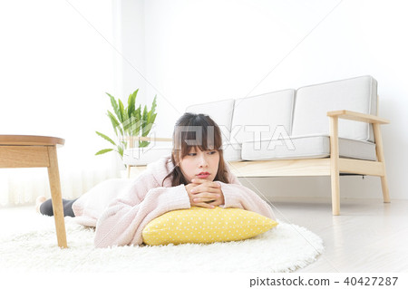 在家睡覺的少婦 在家睡覺的少婦 40427287