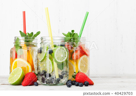Fresh lemonade jar Fresh lemonade jar 40429703
