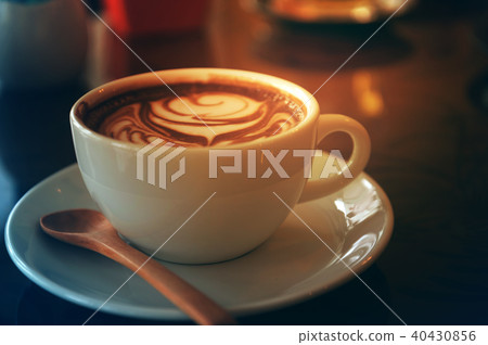 latte art in rose shape latte art in rose shape 40430856