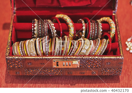 Collection bracelets or bangle for indian bride Collection bracelets or bangle for indian bride 40432170