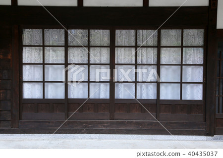 Latticed window 40435037