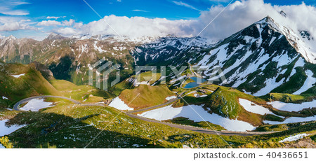 Mountain peaks covered with snow Mountain peaks covered with snow 40436651