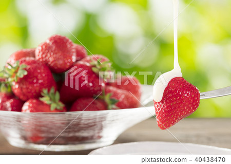 Strawberry Strawberry 40438470