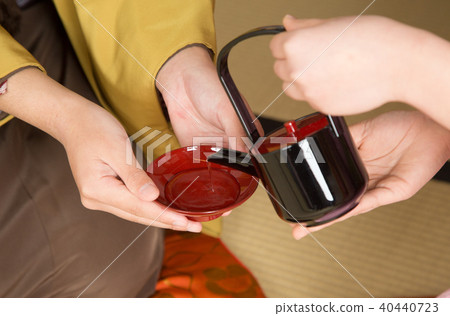 把生魚片倒進棺材裡 40440723