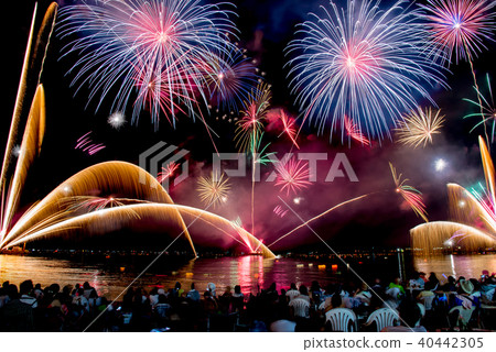 Fukui Tsuruga Gas Coast Coastal sludge and big fireworks display People who see fireworks festival Fukui Tsuruga Gas Coast Coastal sludge and big fireworks display People who see fireworks festival 40442305