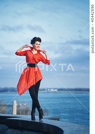 Girl on the waterfront Girl on the waterfront 40442696