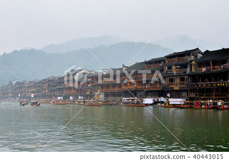 Old houses in Fenghuang county in Hunan, China. Old houses in Fenghuang county in Hunan, China. 40443015