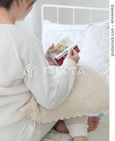 Female portrait 40444468