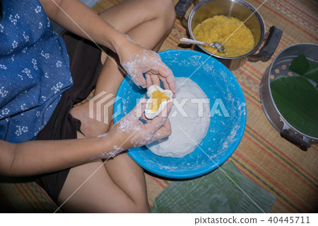 Make a dessert thai to make marit. 40445711