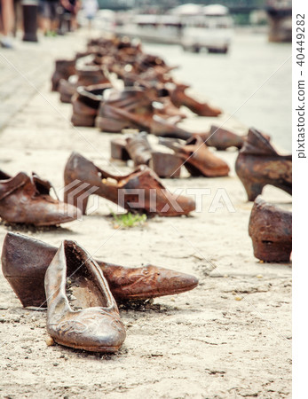 Shoes on the Danube bank, memorial in Budapest Shoes on the Danube bank, memorial in Budapest 40449282