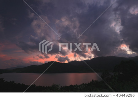 黃昏夜湖 40449296