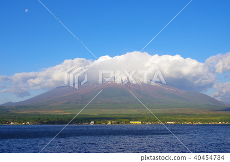 Mt. Fuji dawned Mt. Fuji dawned 40454784