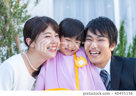 Young family, girl, parent and child, children 40455156