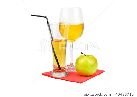 apple juice in glass isolated on white background 40456716