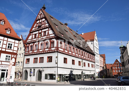 Tantsuhausu 40462831