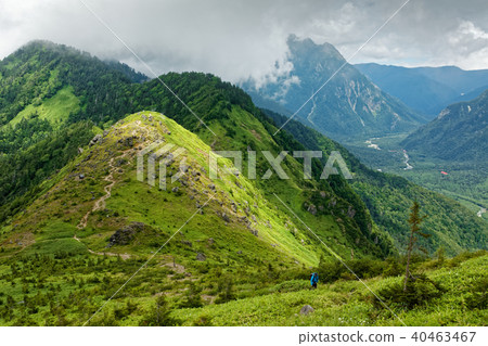 Nakao Pass and Kamikochi seen from the bottom of Mt. Yake Nakao Pass and Kamikochi seen from the bottom of Mt. Yake 40463467