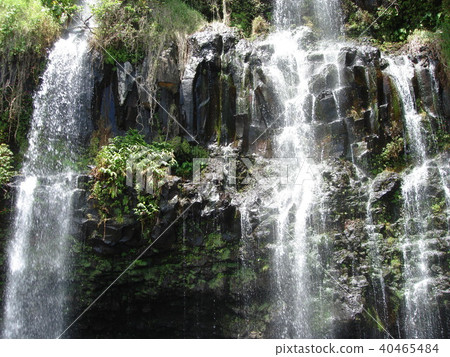 Maui waterfall Maui waterfall 40465484
