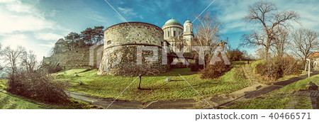 Famous Esztergom basilica, Hungary, panorama scene Famous Esztergom basilica, Hungary, panorama scene 40466571