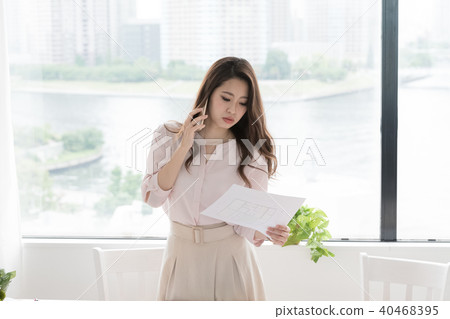 Business young woman Business young woman 40468395
