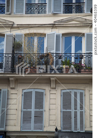 windows of old houses paris. windows of old houses paris. 40468399