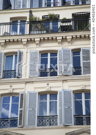 windows of old houses paris. windows of old houses paris. 40468401