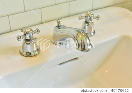 A bright washbasin A bright washbasin 40470622