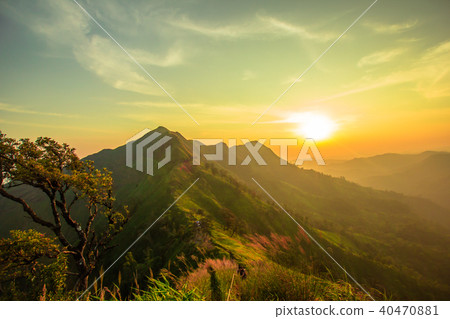 beautiful sunrise on mountain 40470881