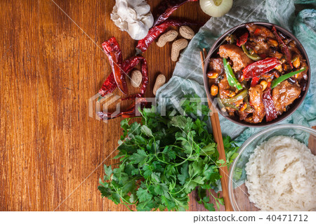 Kung Pao chicken with peppers and vegetables Kung Pao chicken with peppers and vegetables 40471712