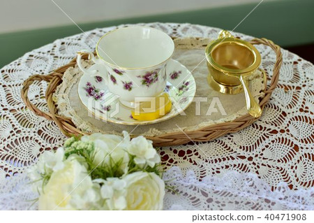 Seasonal hospitality 40471908