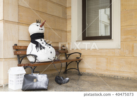 Snowman is waiting the New Year. Snowman is waiting the New Year. 40475073