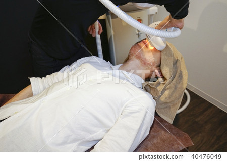 Male men's esthetic beard hair loss hair salon laser treatment chin nose ridge rasp launder beautiful skin permanent depilation unwanted hair treatment 40476049