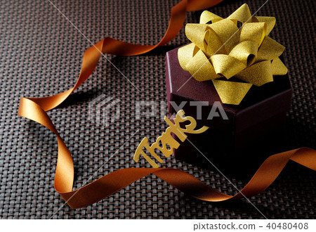  Present 40480408