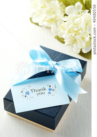 Present Present 40480556