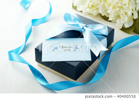 Present Present 40480558