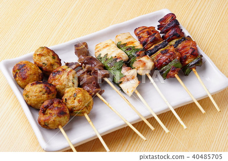 Charcoal grilled chicken 40485705