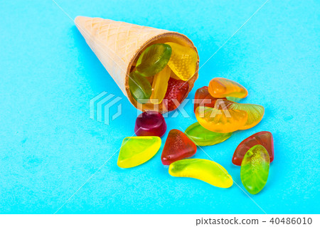 Fruit jelly and waffle horn Fruit jelly and waffle horn 40486010