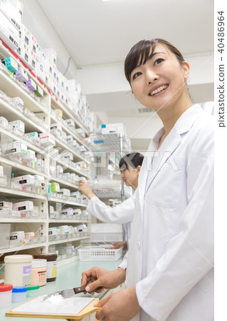 Dispensing pharmacy Pharmacy Dispensing pharmacy Pharmacy 40486964