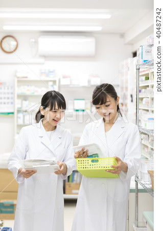 Dispensing pharmacy Pharmacy 40487242