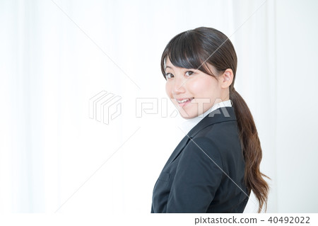 衣服衣服辦公室夫人OL新的僱員新人的女性女性辦公室工作者新鮮 40492022