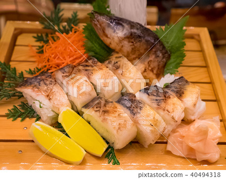 Sashimi 40494318